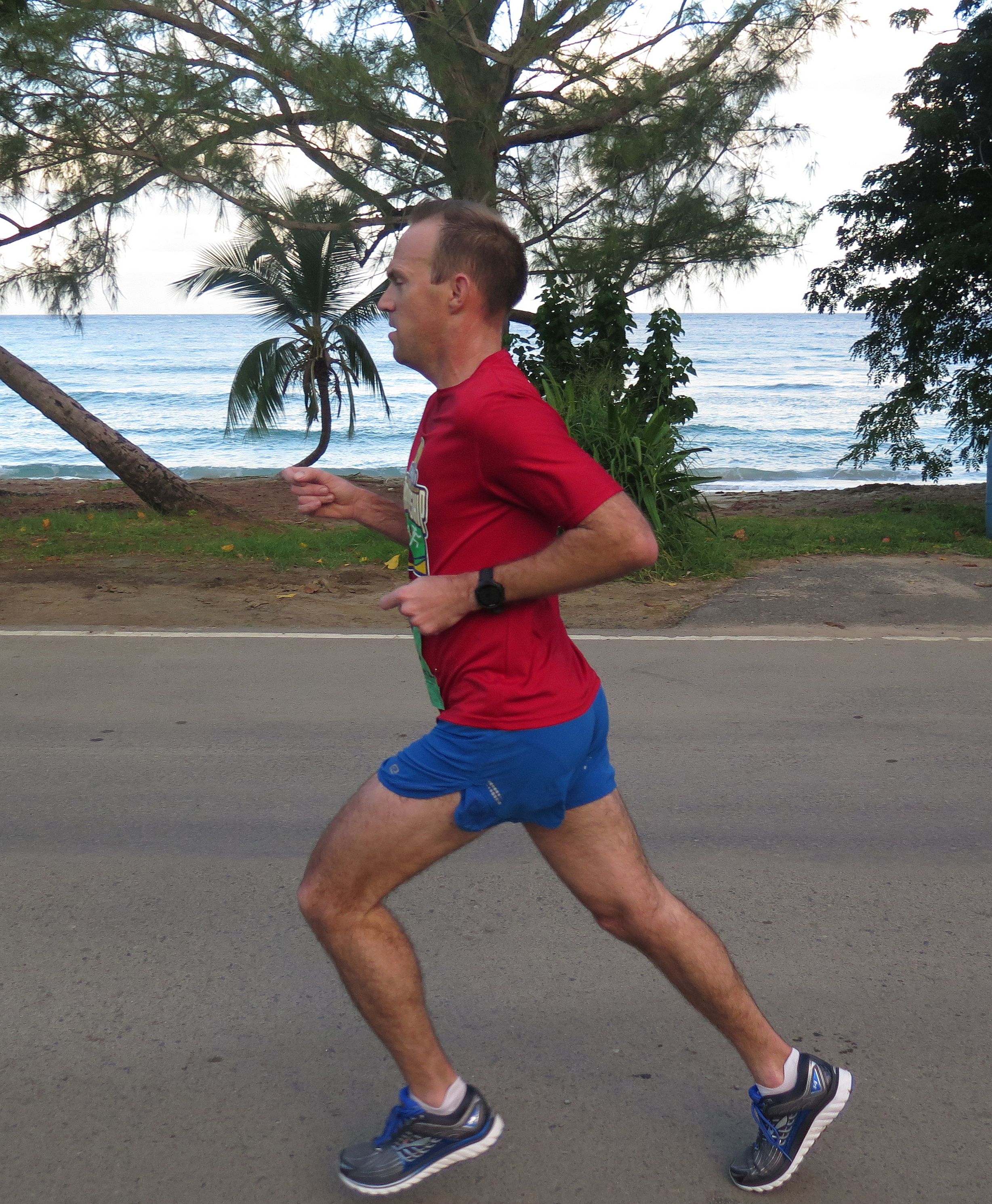 Billy Bohlke wins men's race at Jingle Bell Run