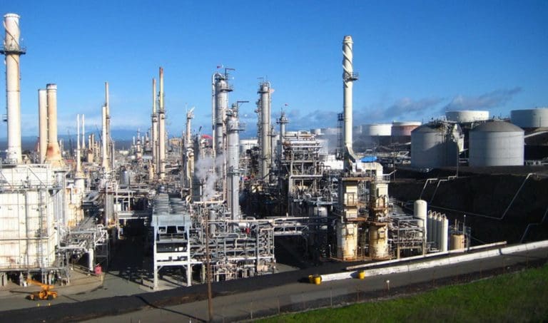 Government Warns About Potential Refinery-Emission Health Risk