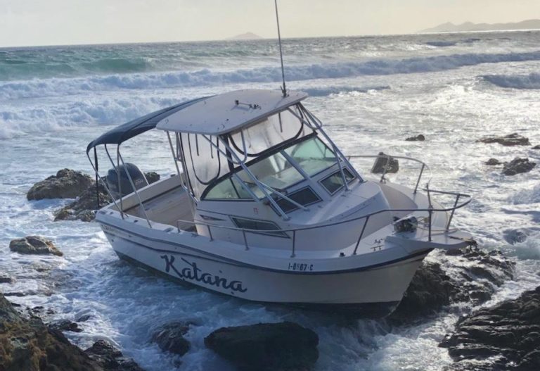 9 St. Croix Residents Rescued as Boat Ends Up on the Rocks