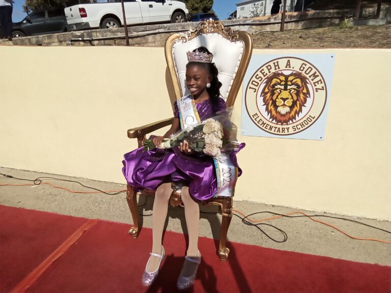 Photo Focus: Gomez School Pride Greets Its Carnival Princess