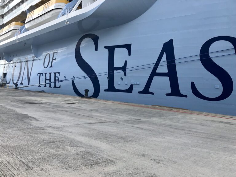 Photo Focus: Top Officials and Agency Heads Hail Icon of the Seas Maiden Voyage